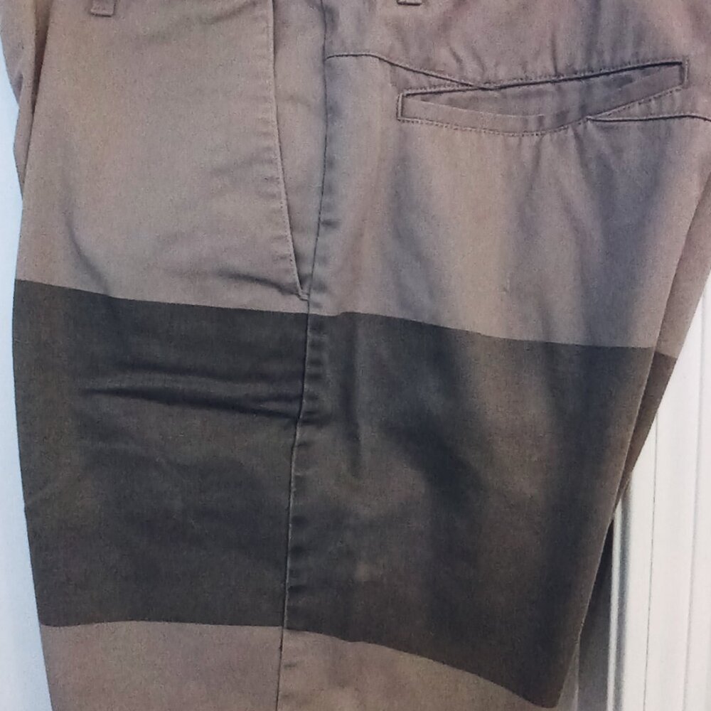 Volcom Shorts - Picture 4 of 7